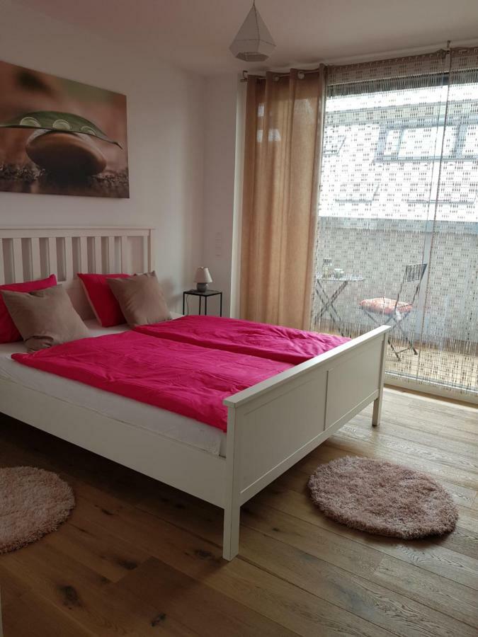 Tina´s Apartment Wina Bagian luar foto