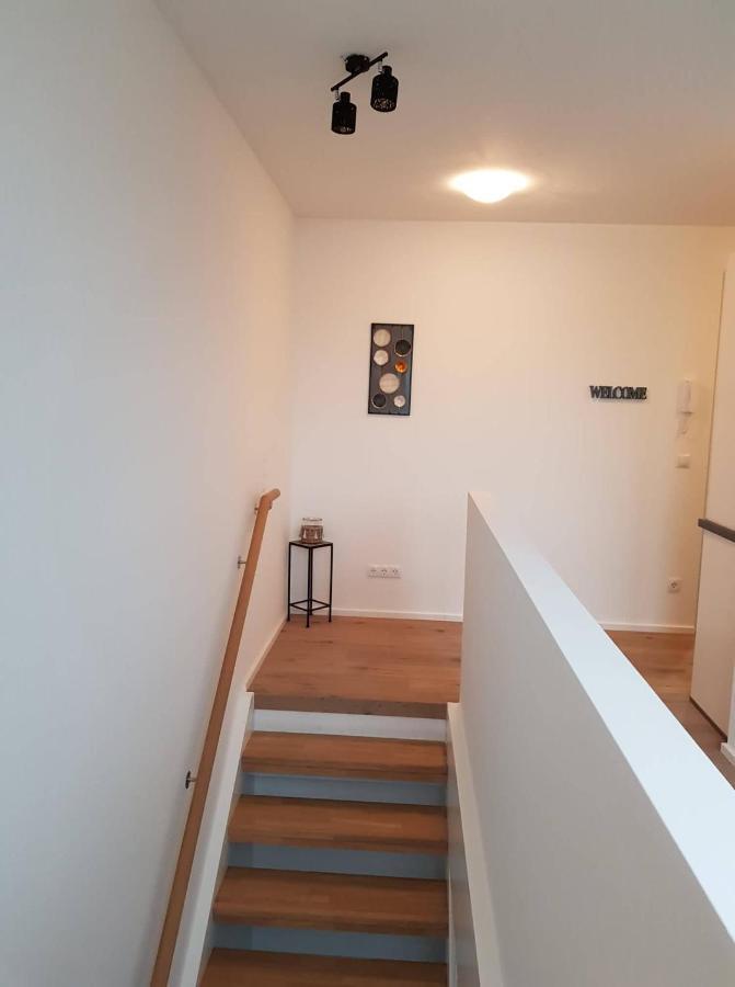 Tina´s Apartment Wina Bagian luar foto
