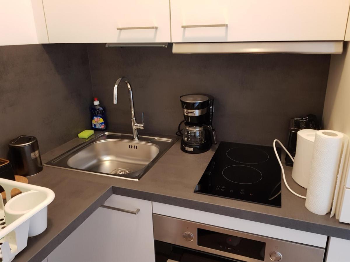 Tina´s Apartment Wina Bagian luar foto